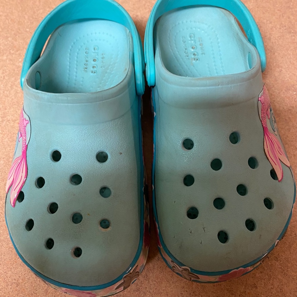 Crocs